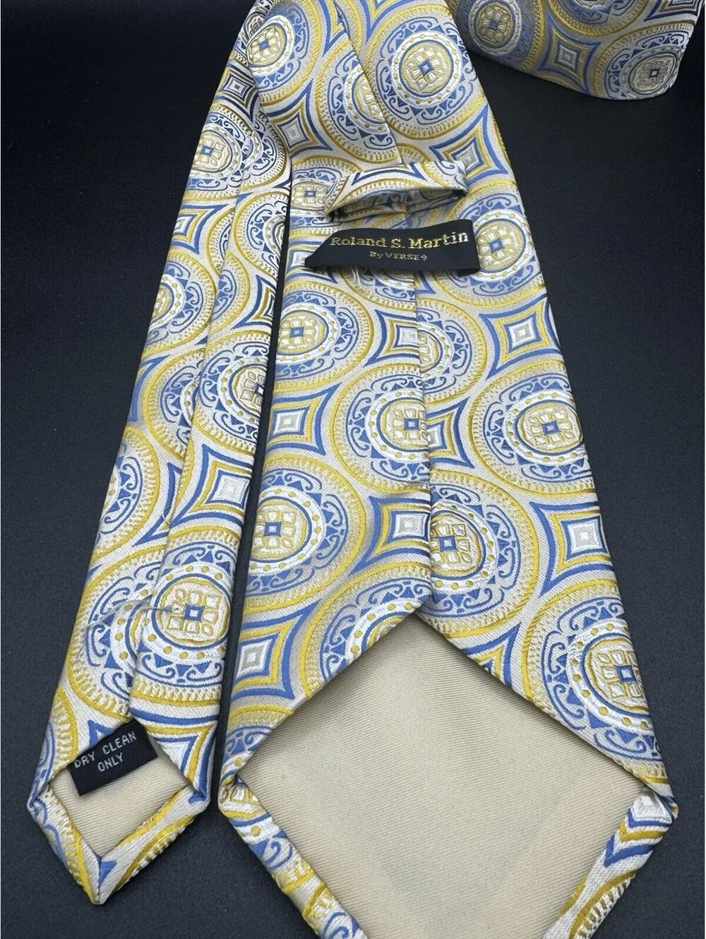 Roland S Martin by Verse 9 Tie Yellow Blue Medallion Rare 60” x 4”